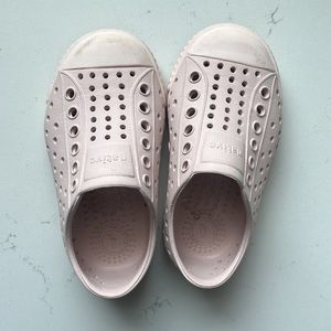 Pale Pink Native Shoes - Toddler 6